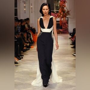□♡$6,210 BIBHU MOHAPATRA EXCLUS BLK WHT CHIFFON SACH TRAIN RUNWAY GOWN L
